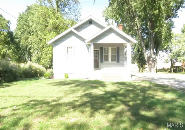 Photo 1 of Single family home for sale at 101 W Haven St, Moro, IL 62067 | MLS# MIS26065305 | Listing updated on 2026-10-10