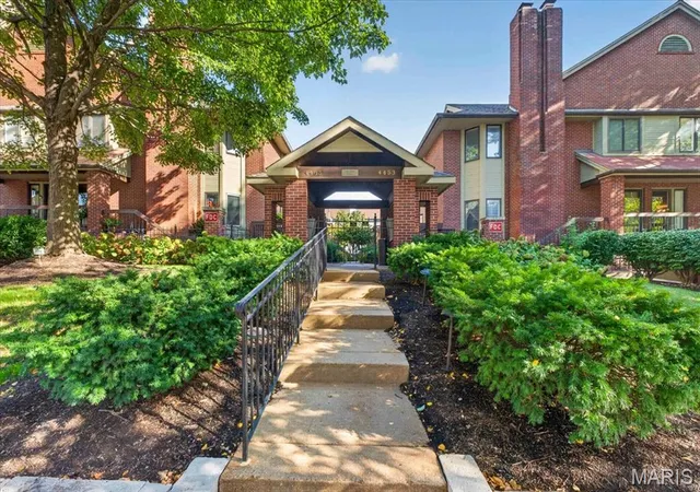 Photo 1 of Condo for sale at 4453 W Pine Blvd #1, Saint Louis, MO 63108 | MLS# MIS26065306 | Listing updated on 2026-10-09