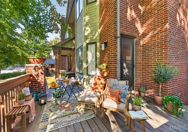 Photo 2 of Condo for sale at 4453 W Pine Blvd #1, Saint Louis, MO 63108 | MLS# MIS26065306 | Listing updated on 2026-10-09