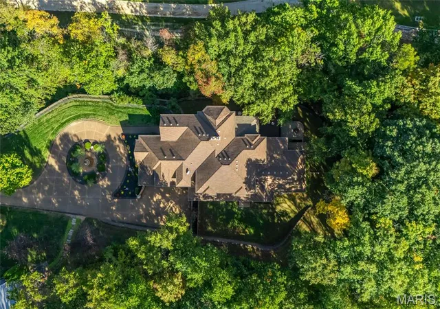 Photo 1 of Single family home for sale at 9542 Country Clb Green, Saint Louis, MO 63127 | MLS# MIS26065310 | Listing updated on 2026-10-21