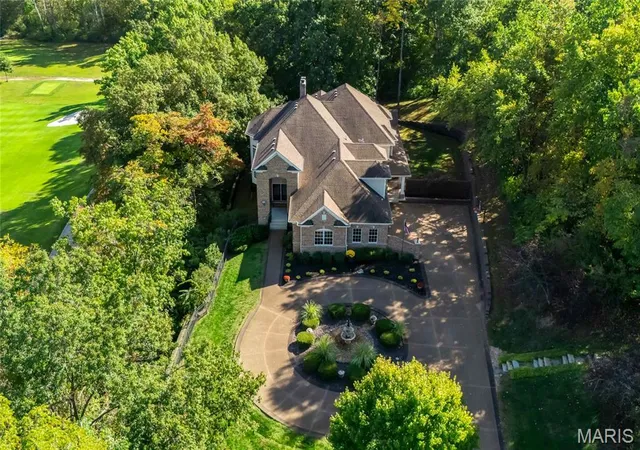 Photo 2 of Single family home for sale at 9542 Country Clb Green, Saint Louis, MO 63127 | MLS# MIS26065310 | Listing updated on 2026-10-21