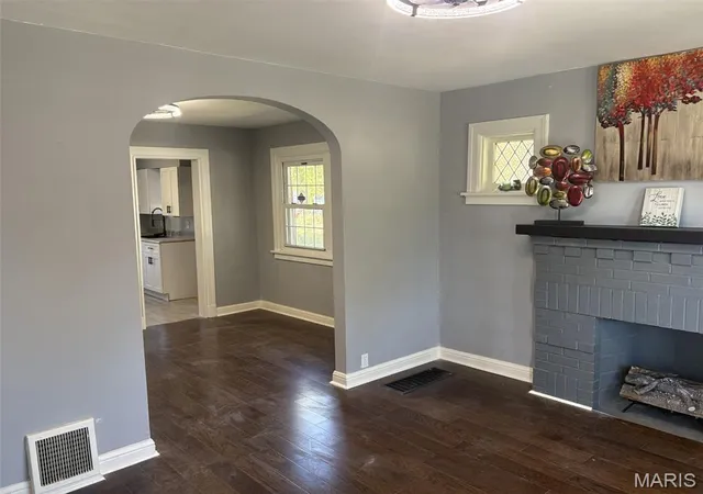 Photo 3 of Single family home for sale at 4209 Edgewood Blvd, Saint Louis, MO 63121 | MLS# MIS26065317 | Listing updated on 2026-10-14