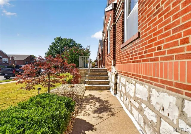 Photo 3 of Single family home for sale at 5645 Tholozan Ave, Saint Louis, MO 63109 | MLS# MIS26065321 | Listing updated on 2026-10-19