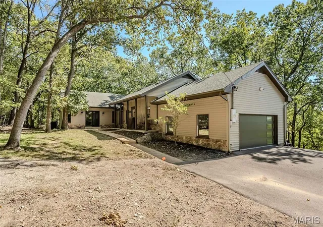 Photo 3 of Single family home for sale at 1302 Bear Cyn Rd, Wildwood, MO 63021 | MLS# MIS26065329 | Listing updated on 2026-10-09