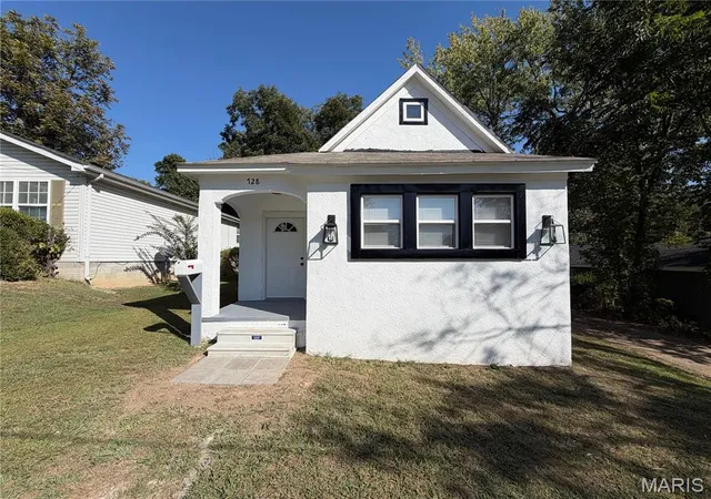 Photo 3 of Single family home for sale at 728 12th Street, Poplar Bluff, MO 63901 | MLS# MIS26065330 | Listing updated on 2026-10-09