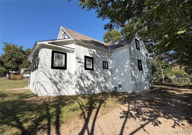 Photo 4 of Single family home for sale at 728 12th Street, Poplar Bluff, MO 63901 | MLS# MIS26065330 | Listing updated on 2026-10-09