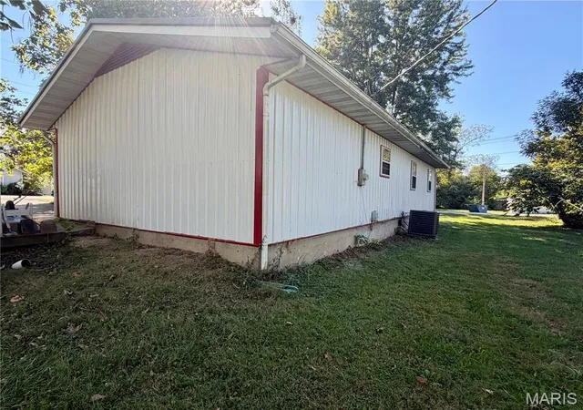 Photo 3 of Single family home for sale at 904 W 3rd Street, Salem, MO 65560 | MLS# MIS26065335 | Listing updated on 2026-10-10