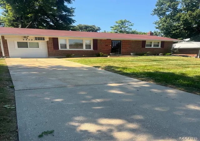 Photo 1 of Single family home for sale at 9609 Weyburn Dr, Saint Louis, MO 63136 | MLS# MIS26065336 | Listing updated on 2026-10-19