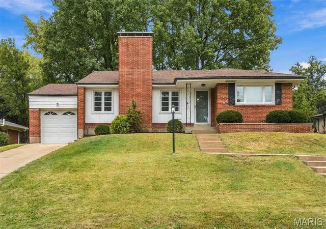 Single family home for sale at 11 Pinewood Dr, Saint Louis, MO 63123 | MLS# MIS26065344