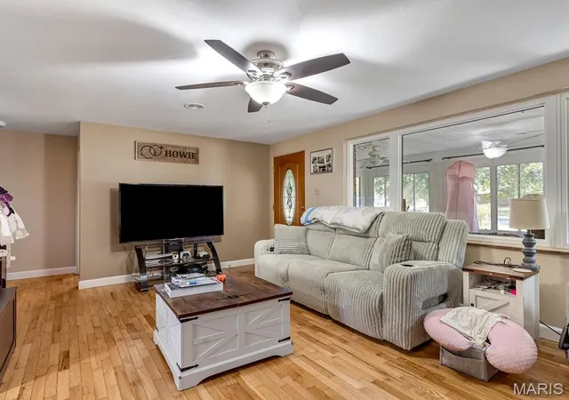 Photo 4 of Single family home for sale at 811 S Main St, Coulterville, IL 62237 | MLS# MIS26065345 | Listing updated on 2026-10-14