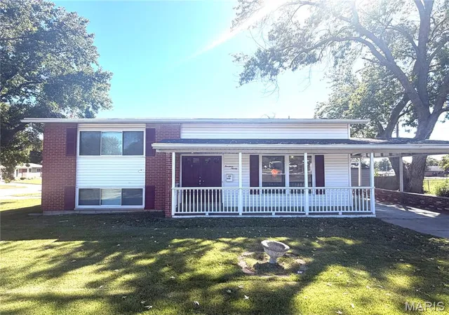 Photo 1 of Single family home for sale at 1490 Shackelford Rd, Florissant, MO 63031 | MLS# MIS26065346 | Listing updated on 2026-10-10
