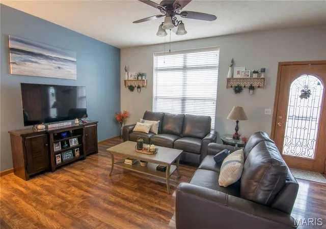 Photo 3 of Single family home for sale at 120 N Rock Is Ave, Vandalia, IL 62471 | MLS# MIS26065348 | Listing updated on 2026-10-11