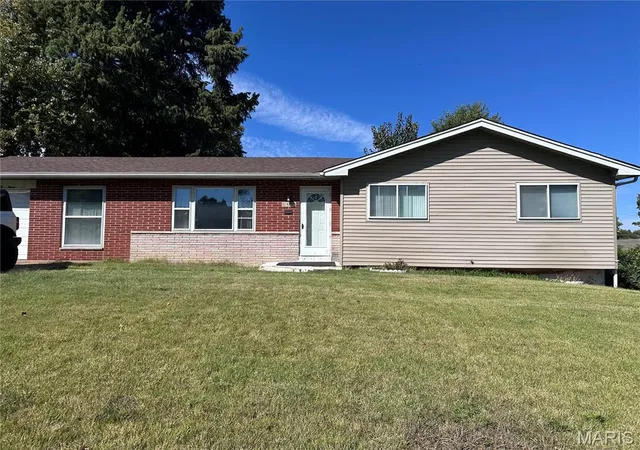 Photo 1 of Single family home for sale at 8453 Falmouth Dr, Saint Louis, MO 63121 | MLS# MIS26065354 | Listing updated on 2026-10-13