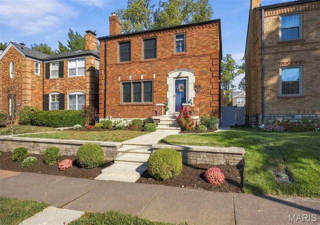Photo 3 of Single family home for sale at 6349 Murdoch Ave, Saint Louis, MO 63109 | MLS# MIS26065358 | Listing updated on 2026-10-19