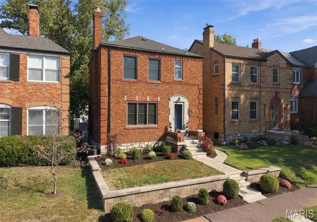 Photo 4 of Single family home for sale at 6349 Murdoch Ave, Saint Louis, MO 63109 | MLS# MIS26065358 | Listing updated on 2026-10-19