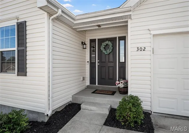 Photo 2 of Single family home for sale at 302 Crk Sound Ct, Wentzville, MO 63385 | MLS# MIS26065362 | Listing updated on 2026-10-11