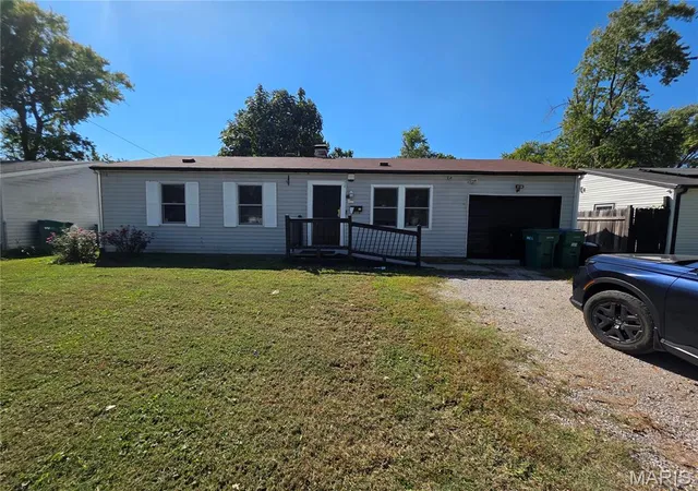 Single family home for sale at 35 Westwood Dr, East Saint Louis, IL 62206 | MLS# MIS26065365