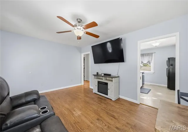 Photo 3 of Single family home for sale at 1307 S 3rd Street, De Soto, MO 63020 | MLS# MIS26065375 | Listing updated on 2026-10-10