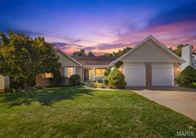 Photo 1 of Single family home for sale at 26 Briarwick Trl, Saint Peters, MO 63376 | MLS# MIS26065376 | Listing updated on 2026-10-19