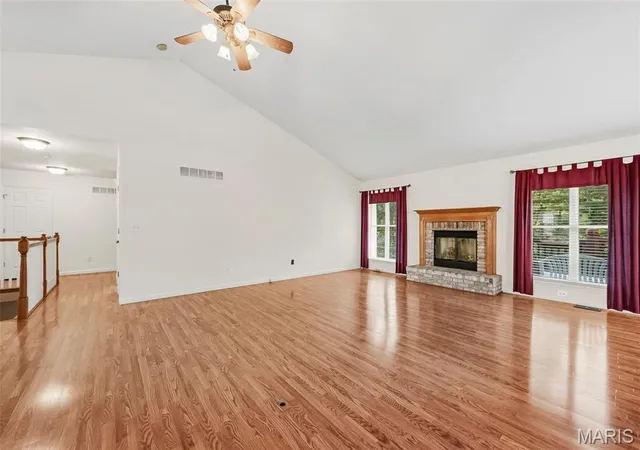 Photo 3 of Single family home for sale at 26 Briarwick Trl, Saint Peters, MO 63376 | MLS# MIS26065376 | Listing updated on 2026-10-19