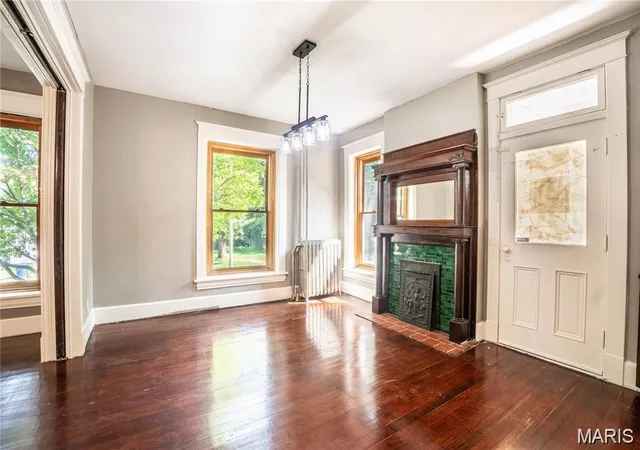 Photo 3 of Single family home for sale at 1215 Union St, Alton, IL 62002 | MLS# MIS26065381 | Listing updated on 2026-10-11