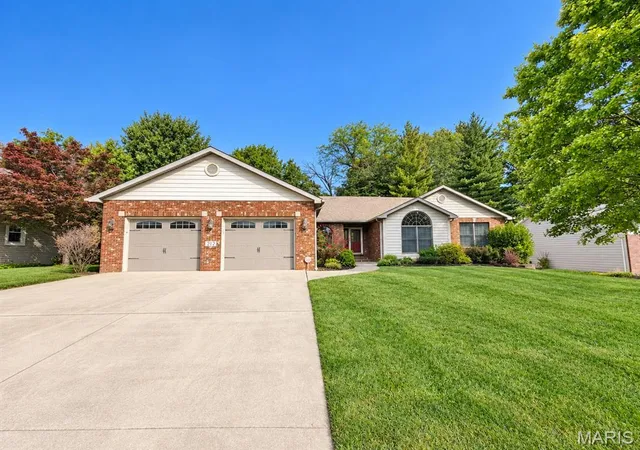 Single family home for sale at 212 Keeneland Ct, Collinsville, IL 62234 | MLS# MIS26065382