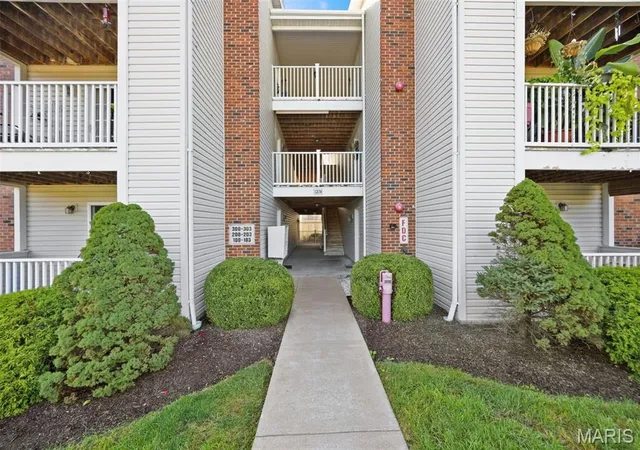 Photo 2 of Condo for sale at 1220 River Chase Dr #100, Arnold, MO 63010 | MLS# MIS26065395 | Listing updated on 2026-10-10