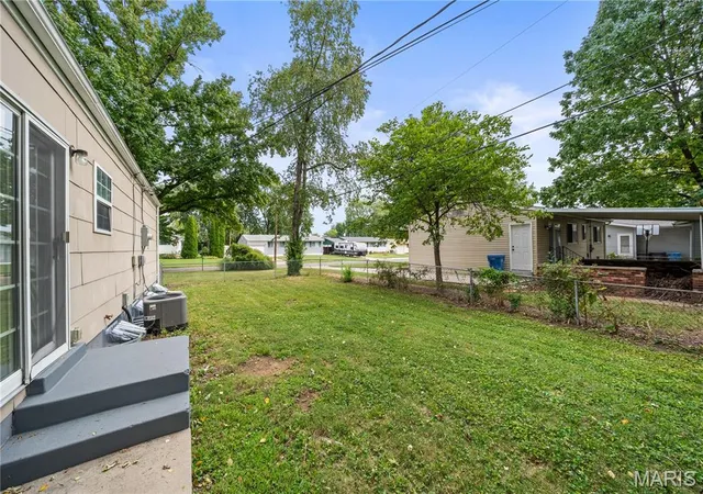 Photo 2 of Single family home for sale at 1070 Campion Ln, Florissant, MO 63031 | MLS# MIS26065398 | Listing updated on 2026-10-10