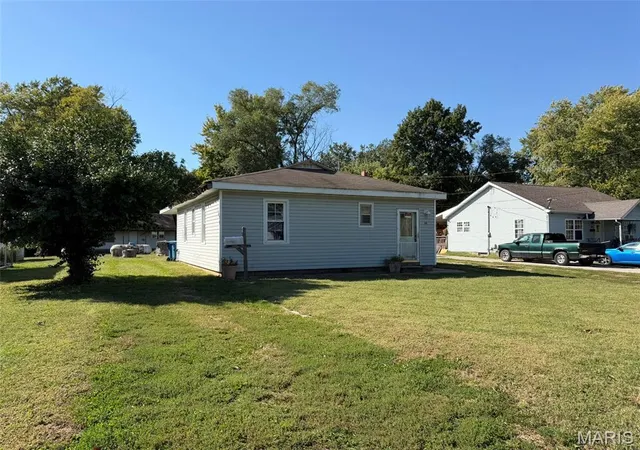 Photo 1 of Single family home for sale at 70 N Williams St, Cottage Hills, IL 62018 | MLS# MIS26065400 | Listing updated on 2026-10-12