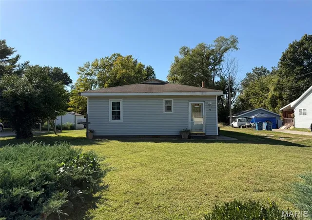 Photo 2 of Single family home for sale at 70 N Williams St, Cottage Hills, IL 62018 | MLS# MIS26065400 | Listing updated on 2026-10-12