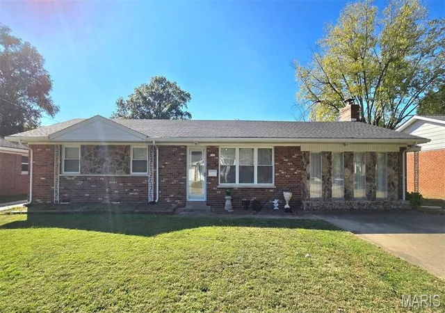 Photo 1 of Single family home for sale at 125 Marilyn Ave, Swansea, IL 62226 | MLS# MIS26065402 | Listing updated on 2026-10-13