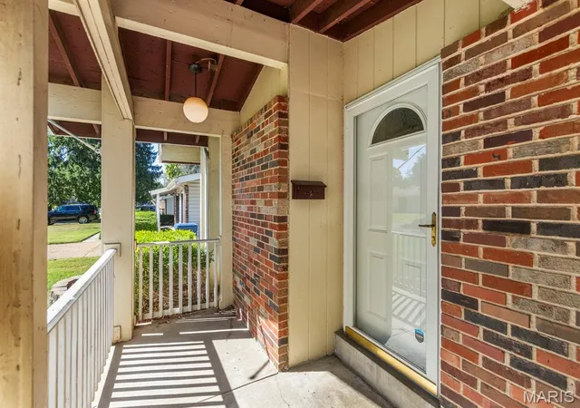 Photo 3 of Single family home for sale at 1395 Saint Anthony Ln, Florissant, MO 63033 | MLS# MIS26065407 | Listing updated on 2026-10-17