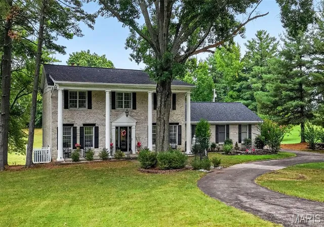 Photo 1 of Single family home for sale at 33 Weldon Spring Hts Dr, Weldon Spring, MO 63304 | MLS# MIS26065408 | Listing updated on 2026-10-16