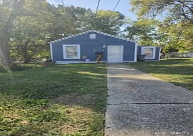 Photo 1 of Single family home for sale at 304 W Pitman St, O Fallon, MO 63366 | MLS# MIS26065410 | Listing updated on 2026-10-12