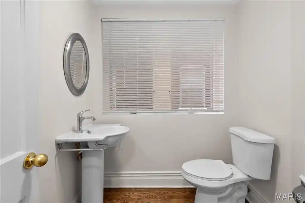 Listing Photo 12 - Condo for sale in building located at 4416 Laclede Ave, Saint Louis, MO 63108
