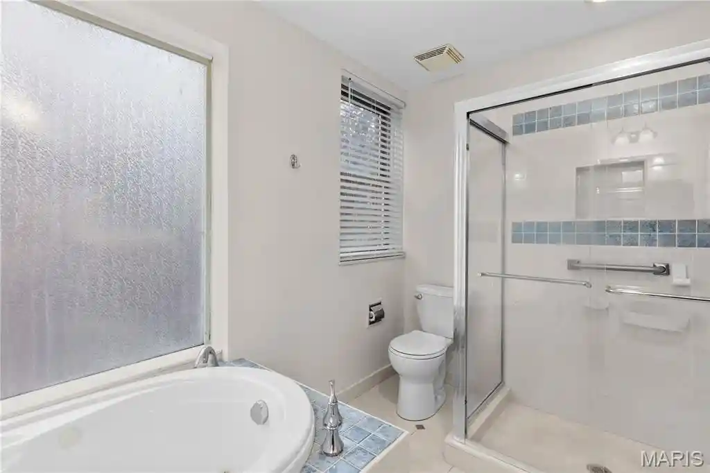 Listing Photo 19 - Condo for sale in building located at 4416 Laclede Ave, Saint Louis, MO 63108