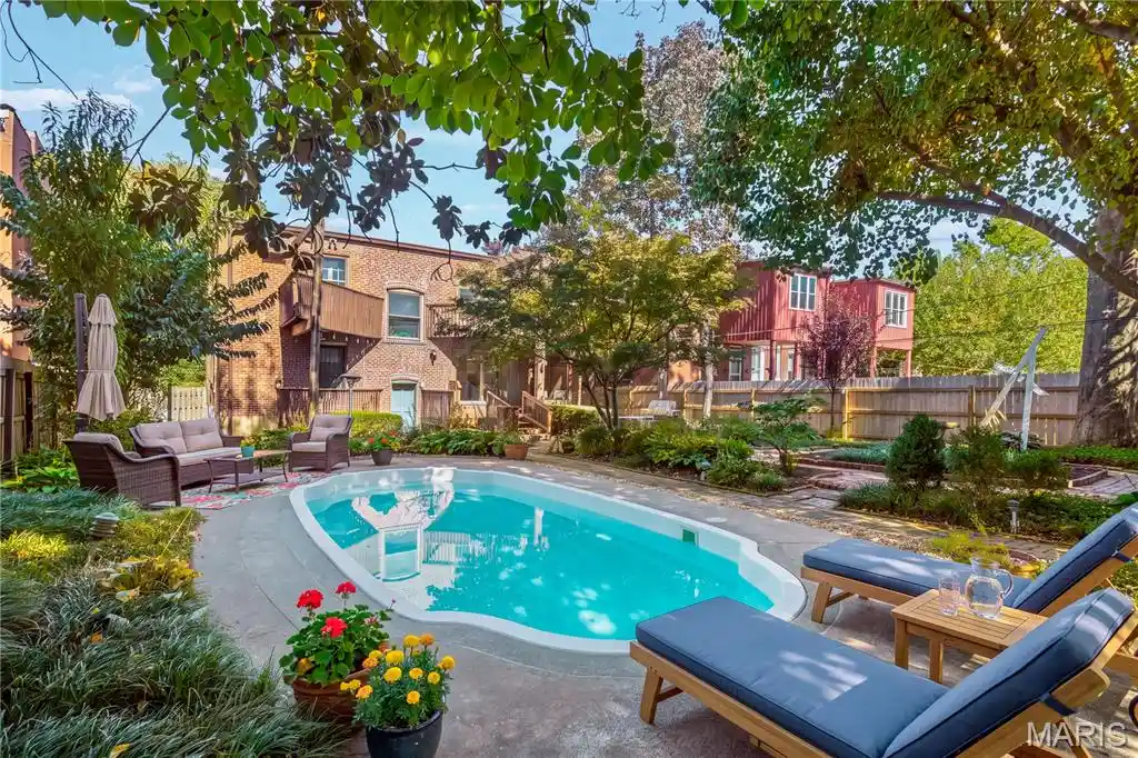Listing Photo 29 - Condo for sale in building located at 4416 Laclede Ave, Saint Louis, MO 63108