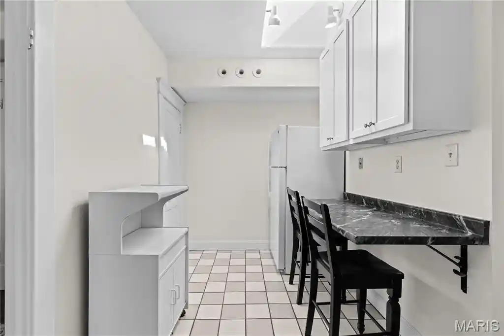 Listing Photo 37 - Condo for sale in building located at 4416 Laclede Ave, Saint Louis, MO 63108