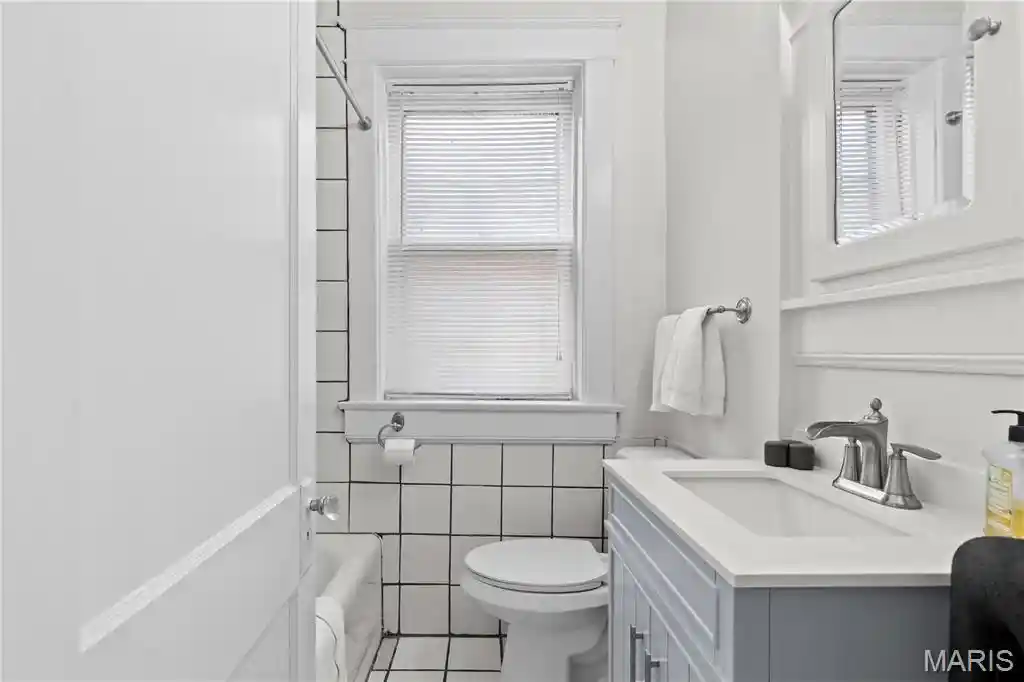 Listing Photo 38 - Condo for sale in building located at 4416 Laclede Ave, Saint Louis, MO 63108