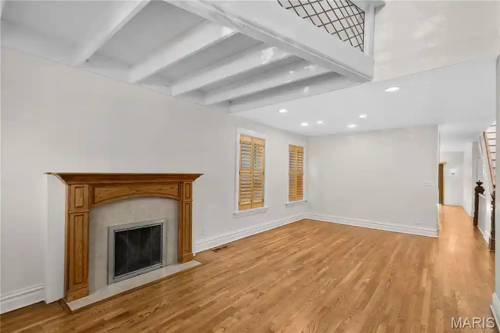 Listing Photo 5 - Condo for sale in building located at 4416 Laclede Ave, Saint Louis, MO 63108