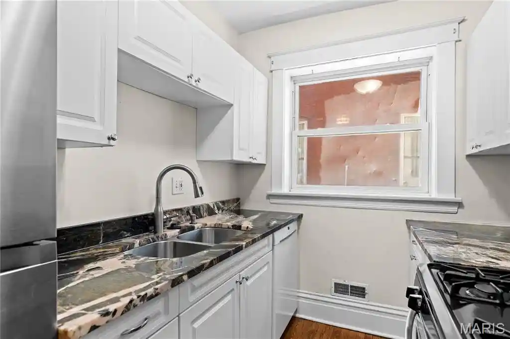 Listing Photo 51 - Condo for sale in building located at 4416 Laclede Ave, Saint Louis, MO 63108
