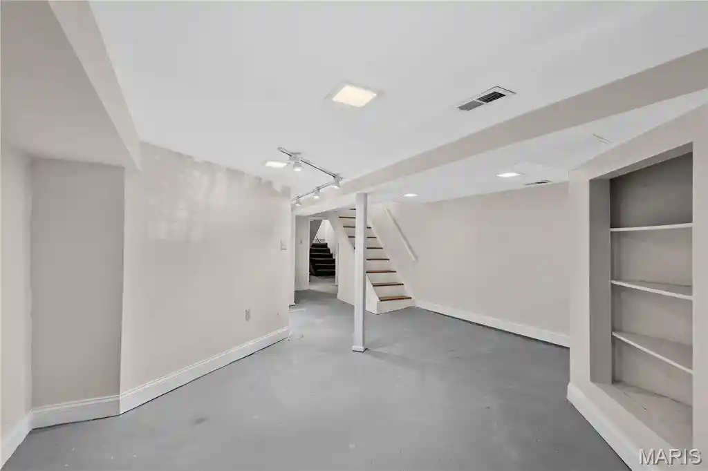 Listing Photo 56 - Condo for sale in building located at 4416 Laclede Ave, Saint Louis, MO 63108
