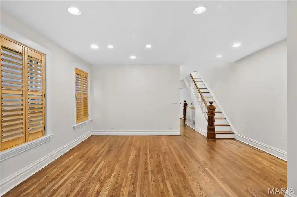 Listing Photo 6 - Condo for sale in building located at 4416 Laclede Ave, Saint Louis, MO 63108