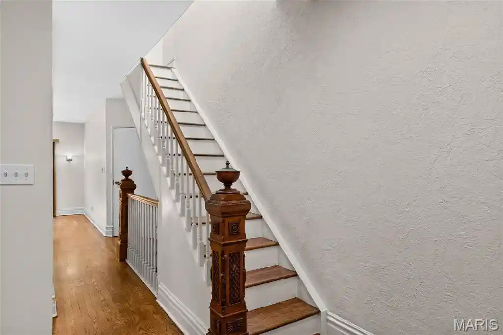 Listing Photo 7 - Condo for sale in building located at 4416 Laclede Ave, Saint Louis, MO 63108