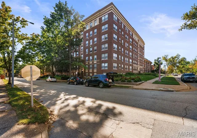 Photo 3 of Condo for sale at 321 Belt Ave #502, Saint Louis, MO 63112 | MLS# MIS26065417 | Listing updated on 2026-10-26