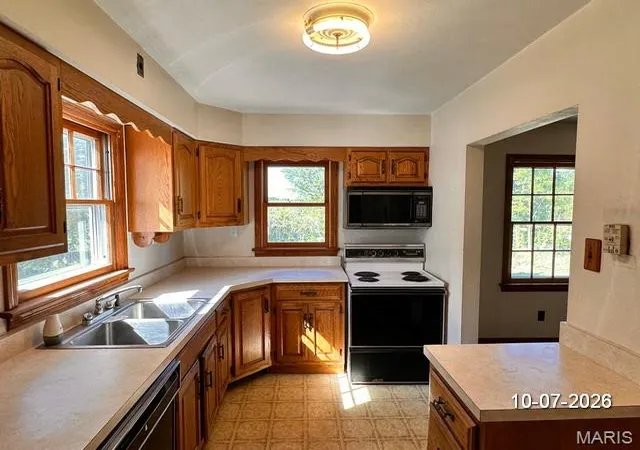 Photo 4 of Single family home for sale at 9857 Lilac Dr, Saint Louis, MO 63137 | MLS# MIS26065422 | Listing updated on 2026-10-10