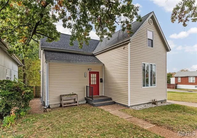 Photo 3 of Single family home for sale at 4528 Tholozan Ave, Saint Louis, MO 63116 | MLS# MIS26065424 | Listing updated on 2026-10-29