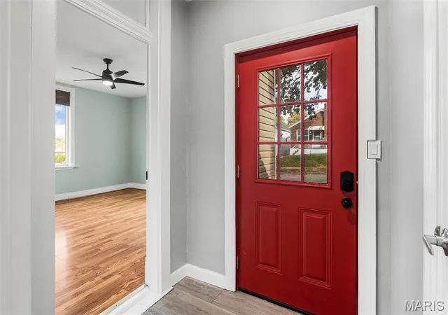 Photo 4 of Single family home for sale at 4528 Tholozan Ave, Saint Louis, MO 63116 | MLS# MIS26065424 | Listing updated on 2026-10-29