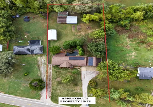 Photo 4 of Single family home for sale at 1446 Saint Thomas Rd, Granite City, IL 62040 | MLS# MIS26065425 | Listing updated on 2026-10-20