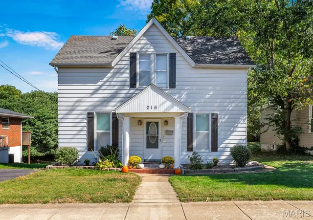 Photo 1 of Sale Pending at 216 N Seminary St, Collinsville, IL 62234 | MLS# MIS26065426 | Listing updated on 2026-10-19